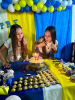 Irmãs que sonham ingressar na PRF são surpreendidas por policiais em seu aniversário de 13 anos