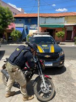 Homem é preso pela PRF por adulteração de veículo em Nazaré do Piauí (PI)