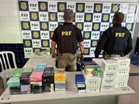 120 cigarros eletrônicos e 424 telas de celulares sem nota fiscal são apreendidos pela PRF em Floriano (PI)