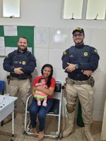 PRF no Piauí salva bebê de apenas 1 mês de idade em estado de asfixia por engasgo