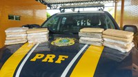 Em Floriano: PRF apreende 11 kg de maconha após veículo ser recolhido por licenciamento atrasado.