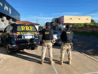 Veículo roubado tenta fugir da PRF pela BR-316 em Valença do Piauí (PI)