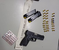 PRF apreende arma de fogo e comprimidos de anfetamina durante fiscalização em Teresina