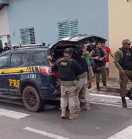 PRF e PM recuperam moto furtada horas após o crime
