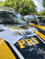 PRF prende foragido da Justiça com extenso histórico criminal durante fiscalização na BR-343, em Teresina