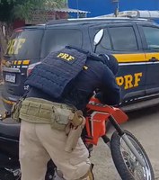 PRF no Piauí recupera motocicleta adulterada na cidade de Nazaré do Piauí