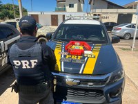 PRF flagra carro com maconha escondida debaixo do banco do passageiro na BR-407, em Picos (PI).