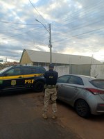 PRF combate crimes em Picos e Campo Maior: veículo roubado com sinais de adulteração e documento falso são apreendidos
