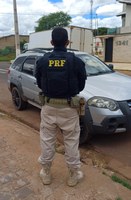 PRF apreende veículo com restrição de apropriação indébita na BR-316, em Picos (PI)