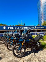 PRF no PI recebe novas viaturas motocicletas