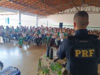 PRF leva educação de trânsito para 200 pessoas em escola de Colônia do Gurgueia