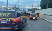 PRF recupera carro roubado e apreende três menores por roubo e receptação em Teresina