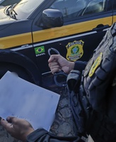 PRF prende passageiro com mandado por homicídio durante fiscalização em ônibus no Piauí