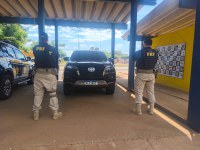 PRF flagra Hilux adulterada durante fiscalização em Picos