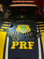 PRF interrompe fuga, recupera carro roubado e apreende arma em Teresina