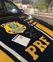 PRF flagra documento veicular falso durante fiscalização na BR-343, em Parnaíba (PI)