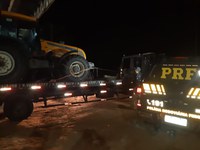 Em Teresina, PRF recupera um trator furtado há 2 dias na Paraíba