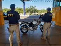 Em Floriano/PI: Mulher acusada de Receptação é presa pela PRF na BR 230