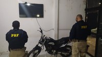 Em Bom Jesus, PRF recupera motocicleta roubada e apreende documento de veículo falsificado