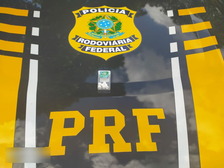 Em Cristino Castro/PI: PRF autua caminhoneiro por estar portando anfetaminas para consumo na BR 135