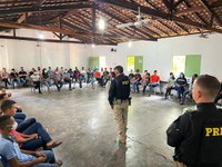 Em Eliseu Martins, PRF leva palestra de educação no trânsito a alunos do ensino médio