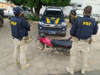 PRF recupera motocicleta e apreende menor de idade em Alvorada do Gurguéia