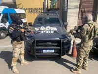 Polícia Rodoviária Federal apreende armas e drogas em Duque de Caxias