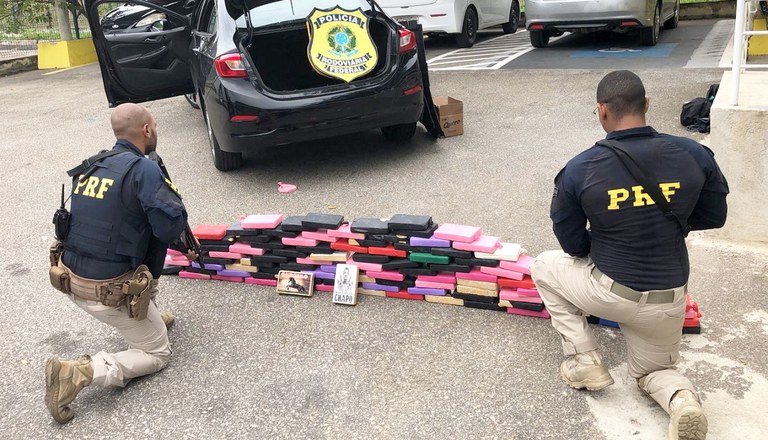 PRF apreende cerca de 100kg de pasta base na Dutra - 29_04_2023 - 0001.jpg