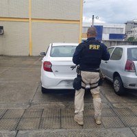 No RJ, PRF recupera automóvel com registro de roubo há mais de seis anos