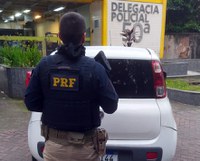 Carro roubado é recuperado na Rodovia Rio-Santos