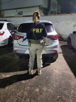 Criminosos armados fogem e abandonam carro clonado em Piraí