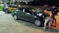 PRF recupera carro roubado há cinco meses no Rio de Janeiro