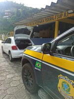Carro furtado na Zona Norte do Rio é recuperado em Petrópolis
