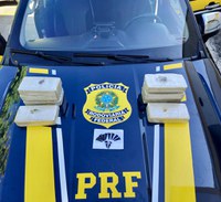 PRF apreende aproximadamente 8 quilos de pasta base de cocaína em Mesquita/RJ