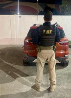 PRF recupera veículo e prende homem no Rio de Janeiro