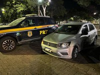 Em Resende/RJ, PRF prende um homem por suspeita de receptação de veículo