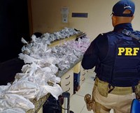 PRF apreende maconha e crack em Rio Bonito/RJ