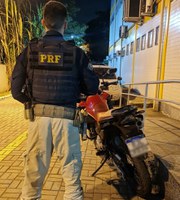 Motocicleta adulterada é apreendida na Rodovia Washington Luís