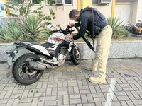 Motocicleta é  recuperada na BR 040 em Duque de Caxias-RJ