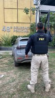Homem foragido da Justiça é preso com carro clonado em abordagem na Dutra