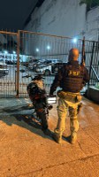 Na Dutra, homem é conduzido por suprimir a placa da motocicleta