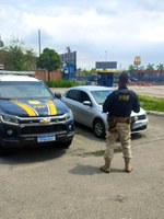 PRF recupera veículo na Washington Luiz