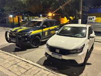 PRF recupera veículo com sinais de identificação adulterados na Rodovia Rio-Santos