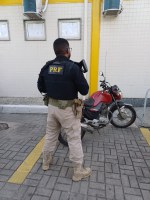 Veículo adulterado é recuperado na Baixada Fluminense