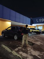 Carro roubado é recuperado em São João de Meriti