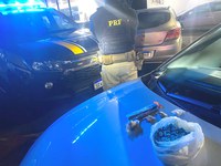 PRF prende dupla por tráfico de drogas e associação criminosa em Campos dos Goytacazes