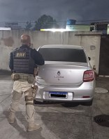 PRF recupera automóvel em São João de Meriti
