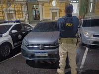 PRF recupera veículo com registro criminal na ponte Rio-Niterói