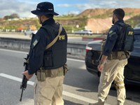 Mais de 120 veículos roubados são recuperados nas rodovias federais do RJ