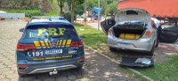 PRF apreende entorpecentes e prende motorista na Via Dutra